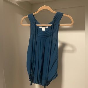 Dvf top size 2 but fits size 4-6!